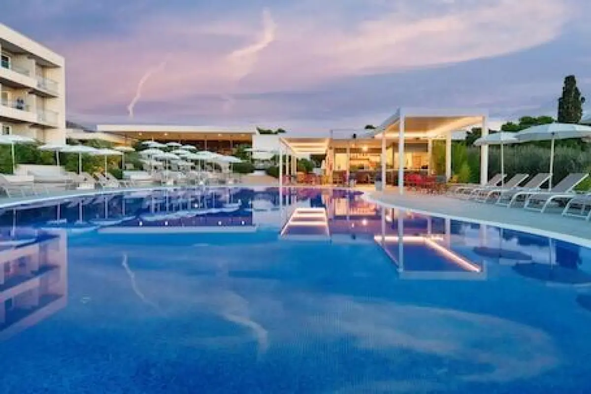 Pharos Hvar Bayhill Hotel – Affordable hotel in Hvar