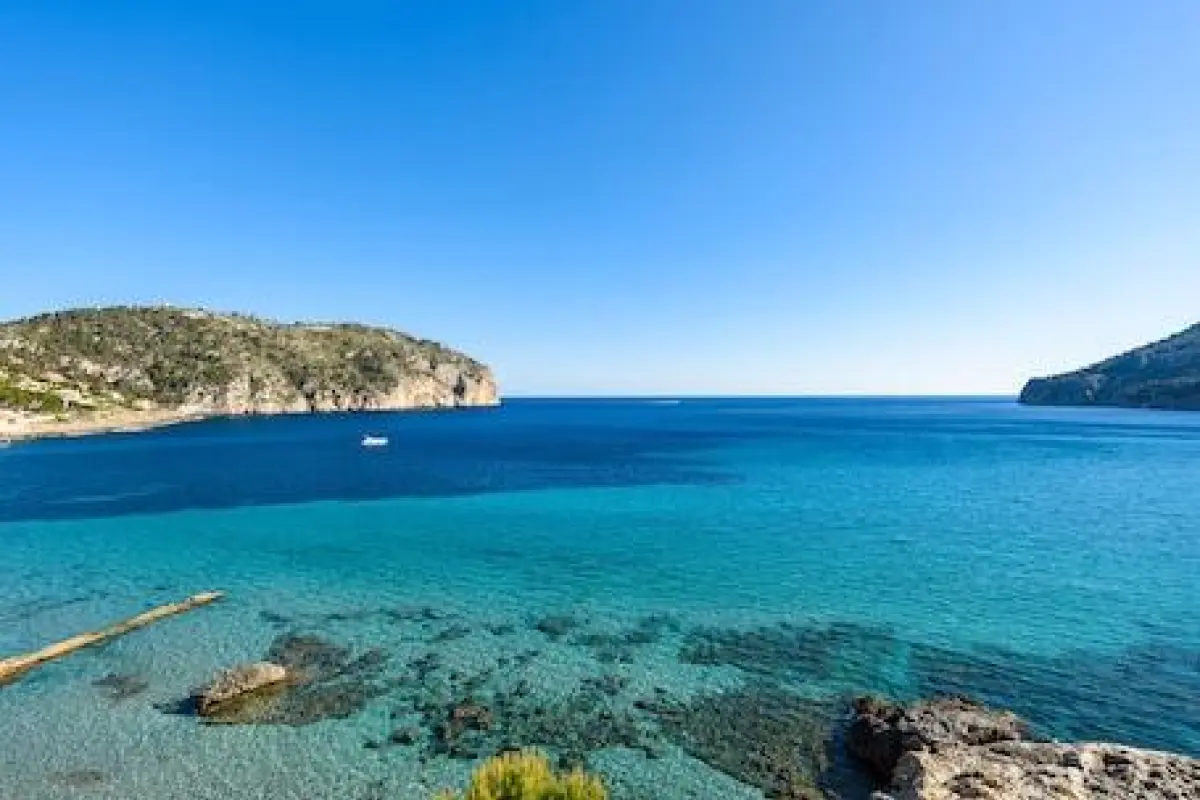 Bahía Suites Camp De Mar – Affordable hotel in Andraitx