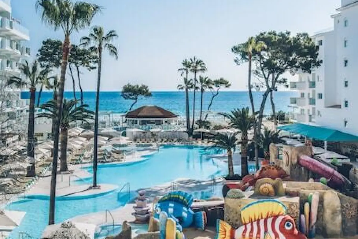 Iberostar Waves Alcudia Park – Affordable hotel in Muro