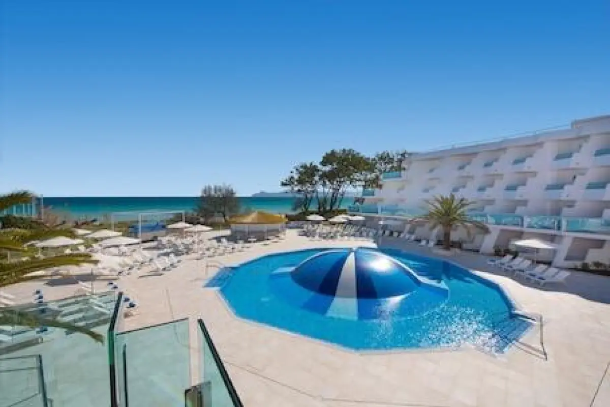 Iberostar Waves Playa de Muro – Affordable hotel in Muro