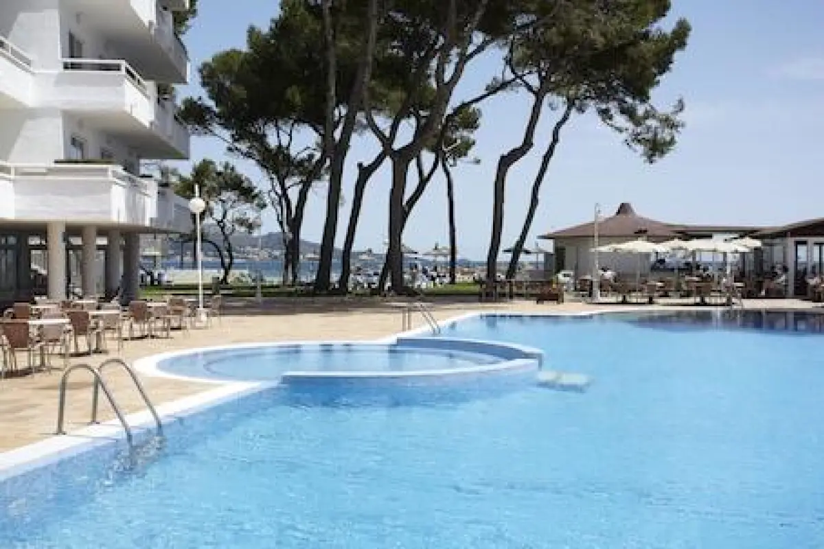 Grupotel Los Príncipes & Spa – Affordable hotel in Muro