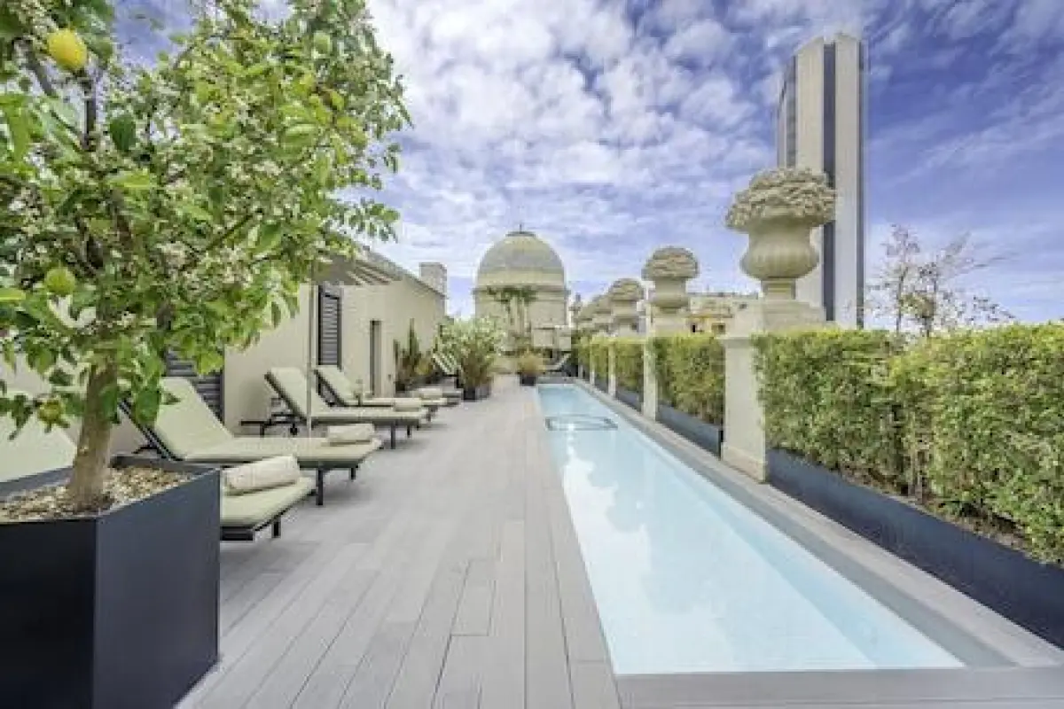 Casagrand Luxury Suites Barcelona – Affordable hotel in Barcelona