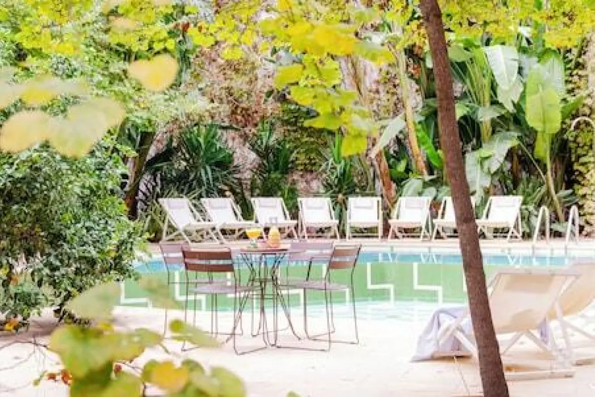 Aspasios Garden Apartments  – Affordable hotel in Barcelona