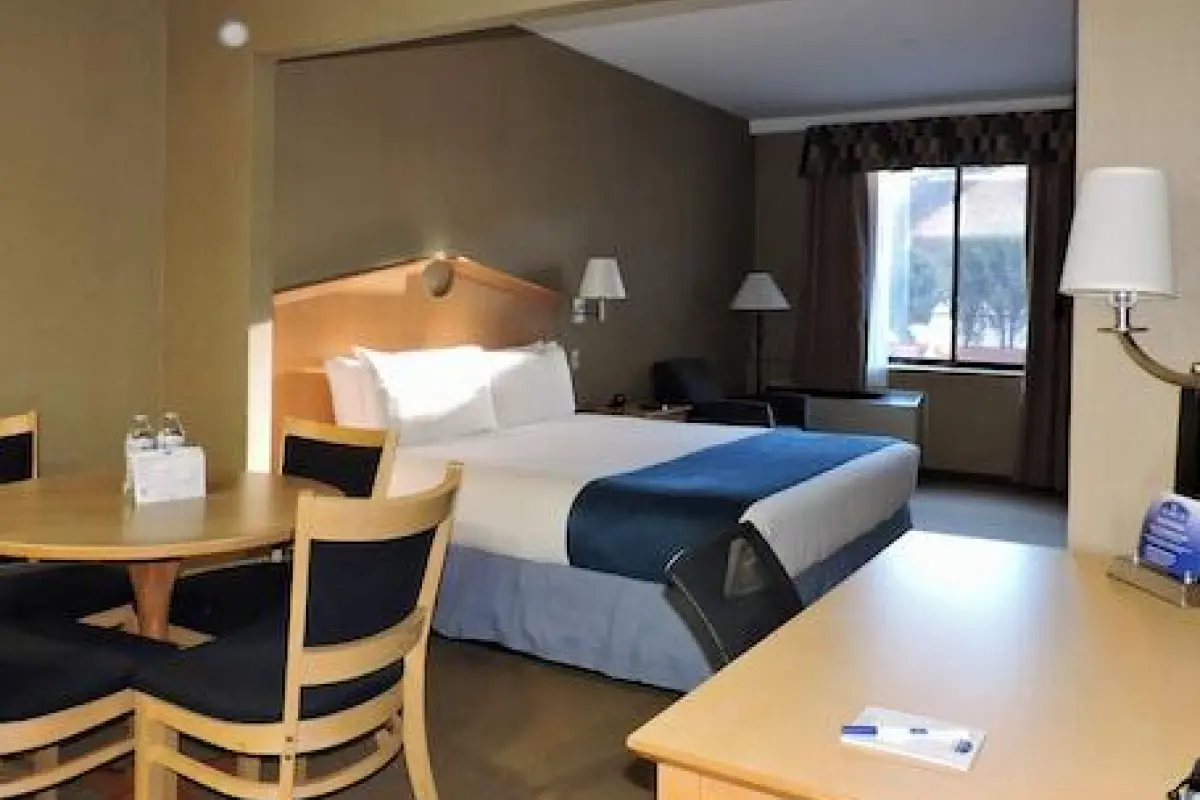Marco LaGuardia Hotel – Affordable hotel in Flushing