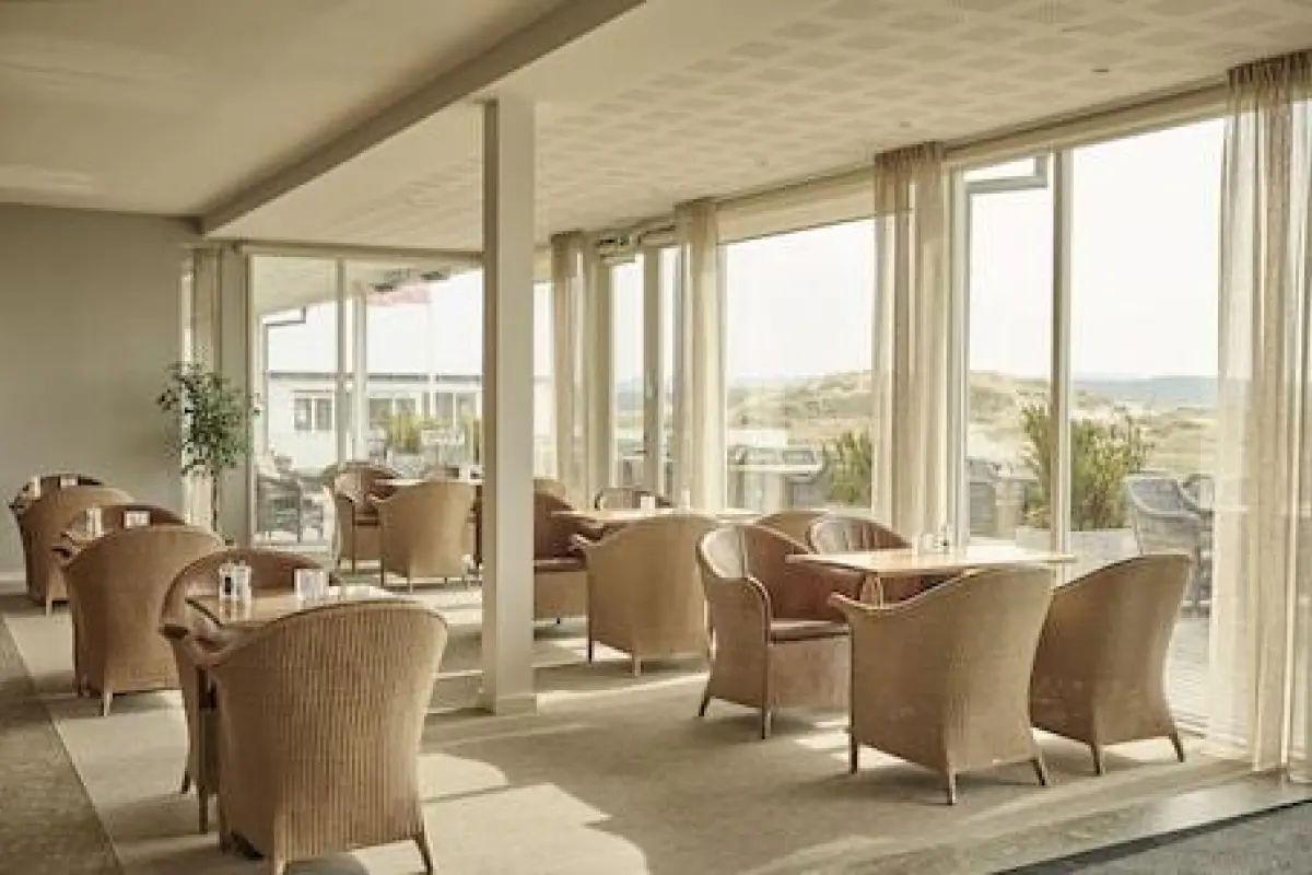 Sola Strand Hotel – Affordable hotel in Sola