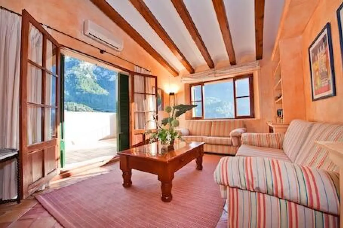Hotel y Apartamentos DES PUIG – Affordable hotel in Deià