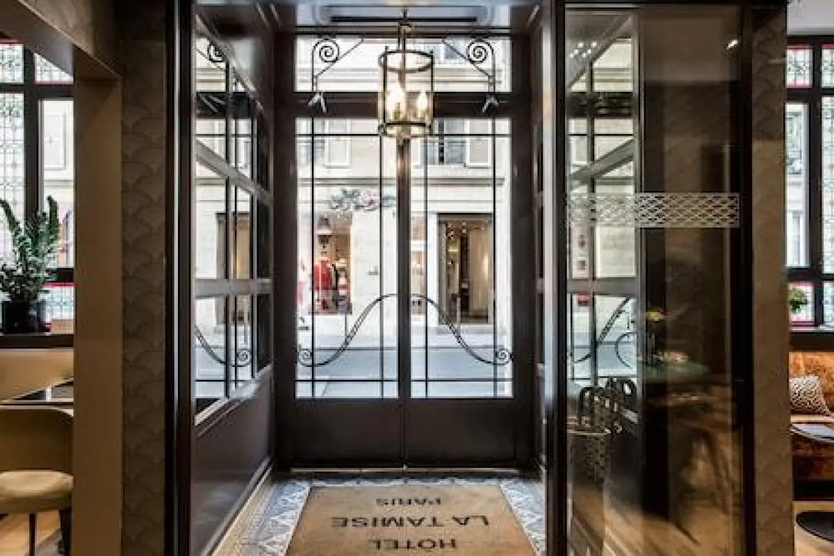 Hotel de la Tamise – Affordable hotel in Paris