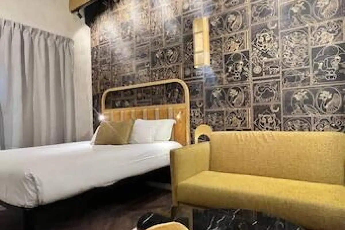 Hotel du Cadran – Affordable hotel in Paris