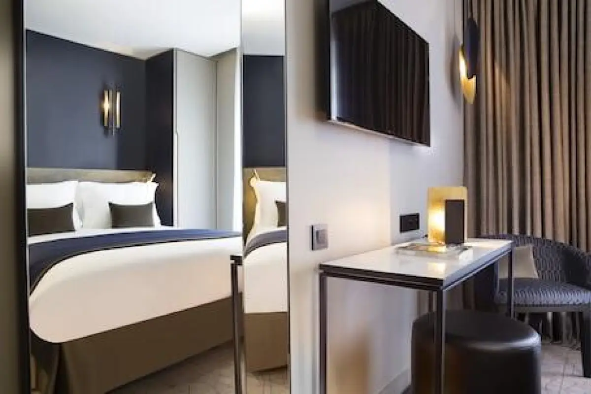 Le 10 Bis Hotel – Affordable hotel in Paris
