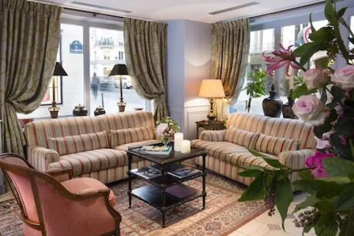 Le Relais Saint Honoré – Affordable hotel in Paris