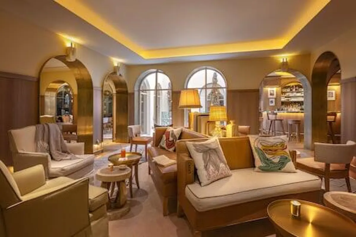 9Confidentiel – Affordable hotel in Paris