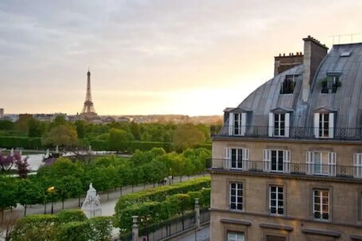 Hotel Regina Louvre – Affordable hotel in Paris