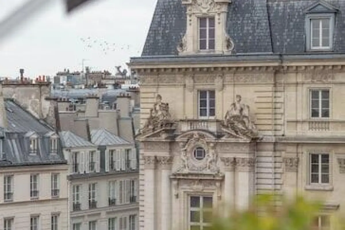 Le Burgundy Paris – Affordable hotel in Paris