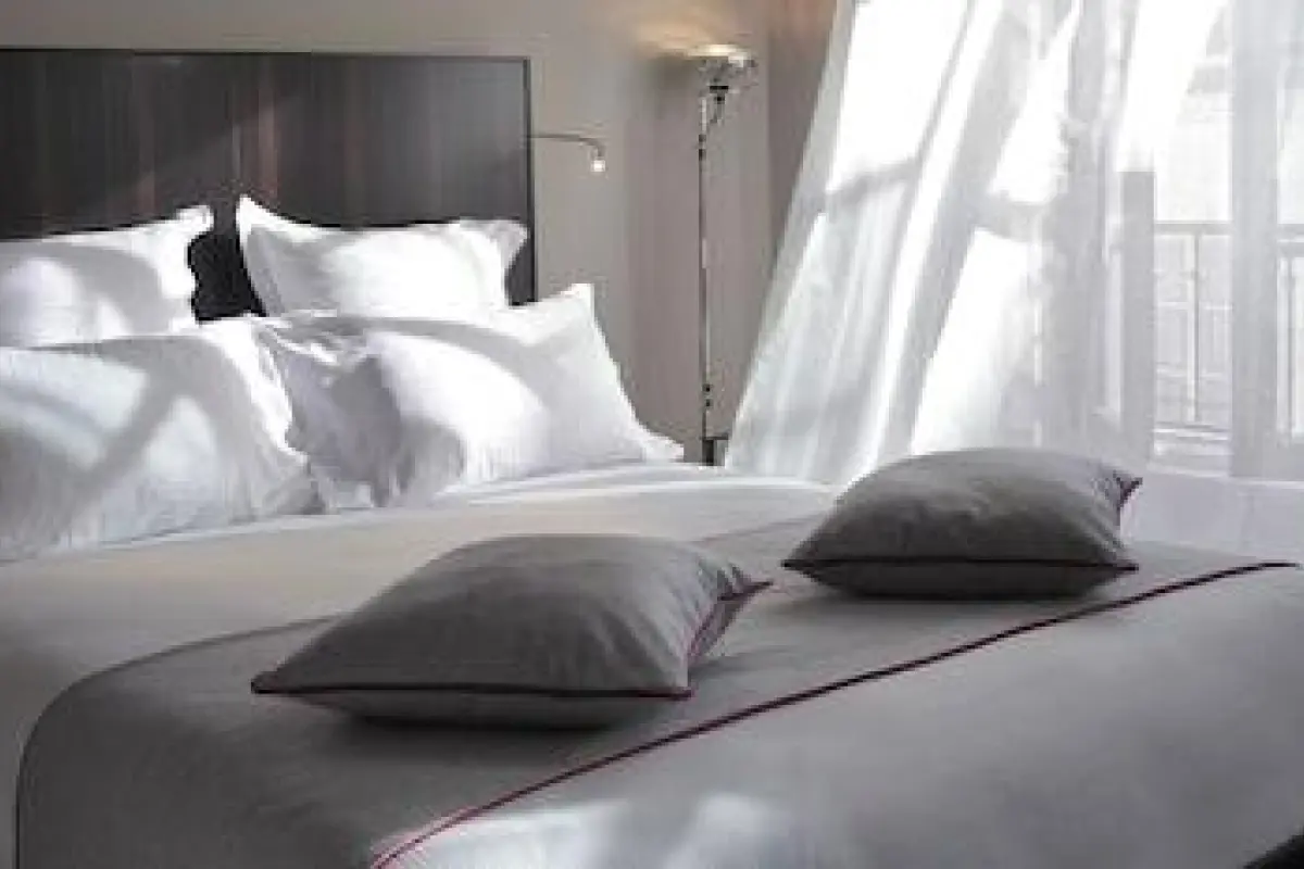 Hotel Saint Dominique – Affordable hotel in Paris