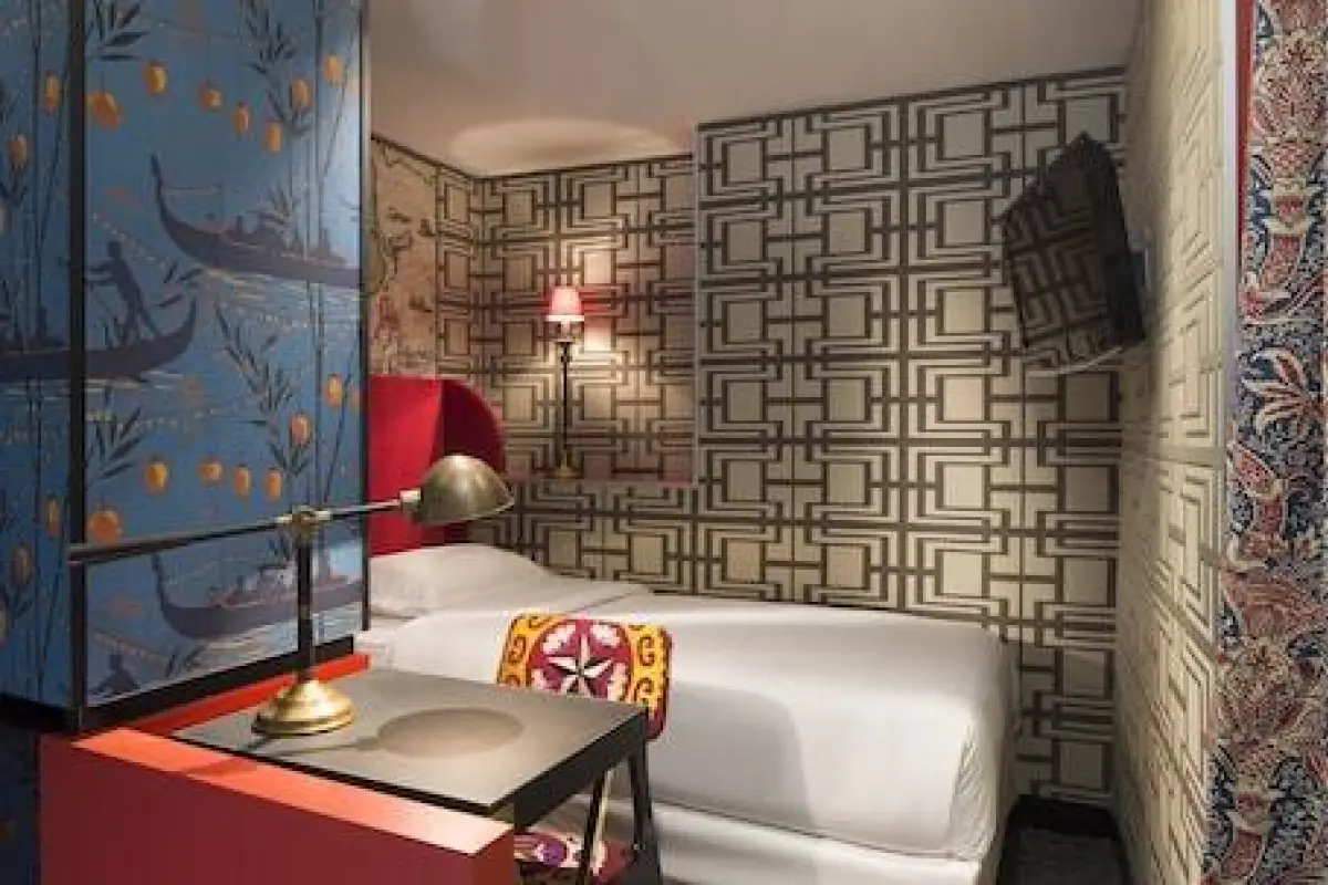 Hotel du Continent – Affordable hotel in Paris