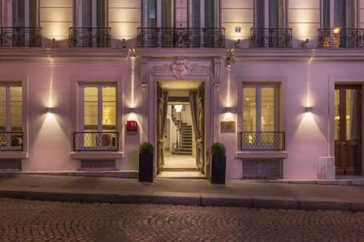 Hotel Magda Champs Elysées – Affordable hotel in Paris