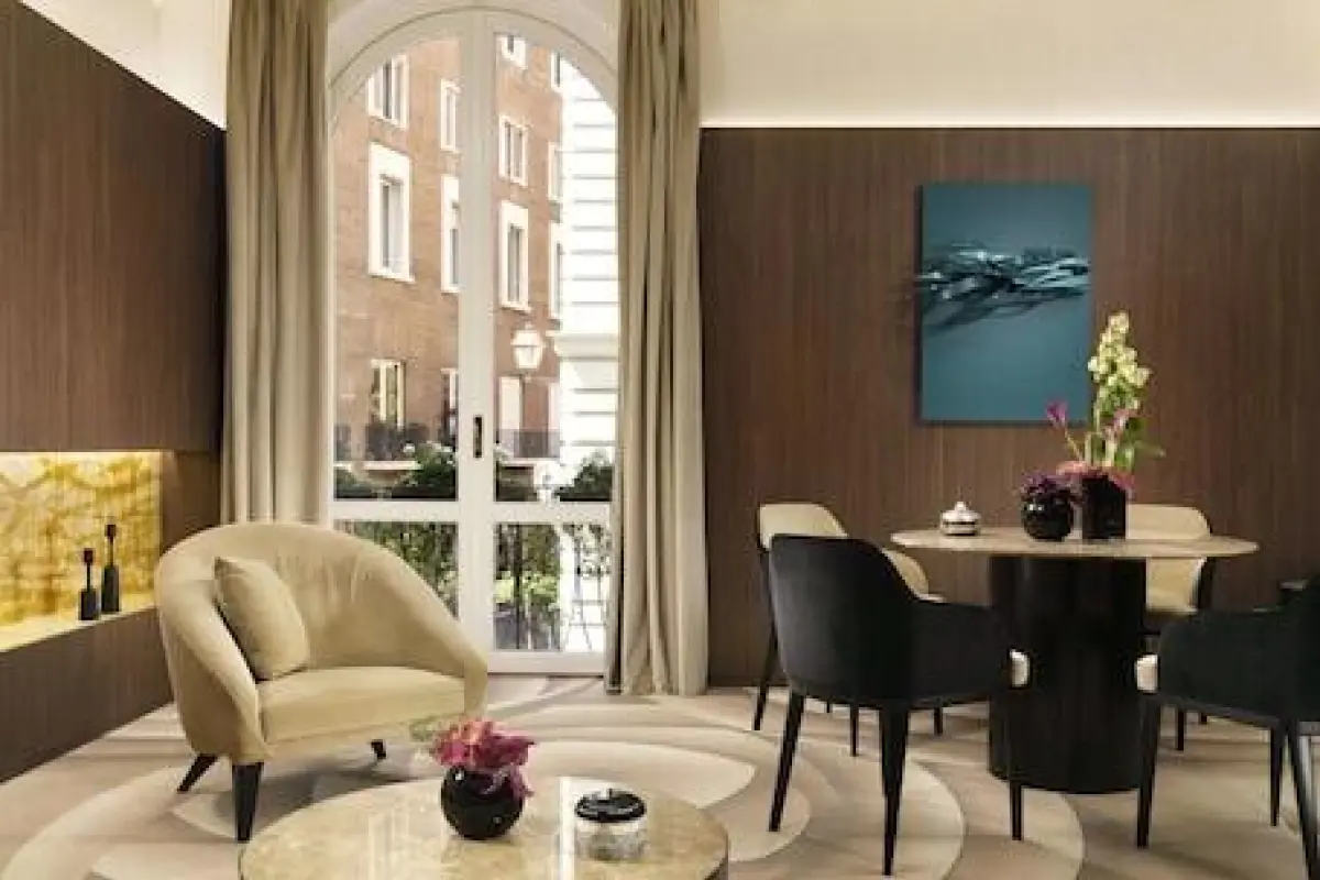 The First Dolce - Preferred Hotels & Resorts – Affordable hotel in Rome