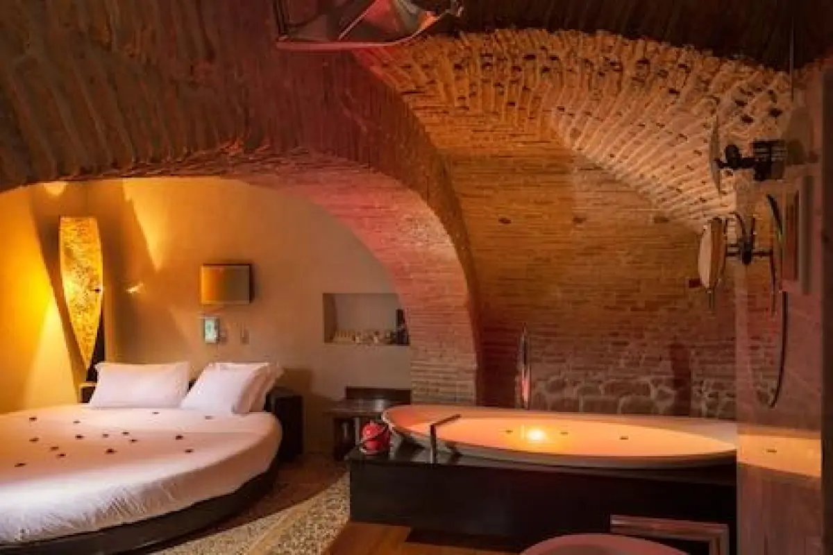 SUITE SISTINA FOR BRAVE LOVERS – Affordable hotel in Rome