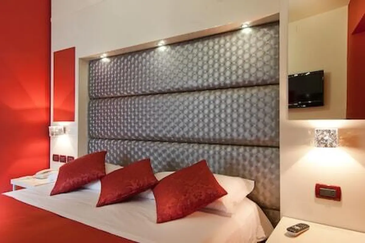 Hotel Fellini – Affordable hotel in Rome