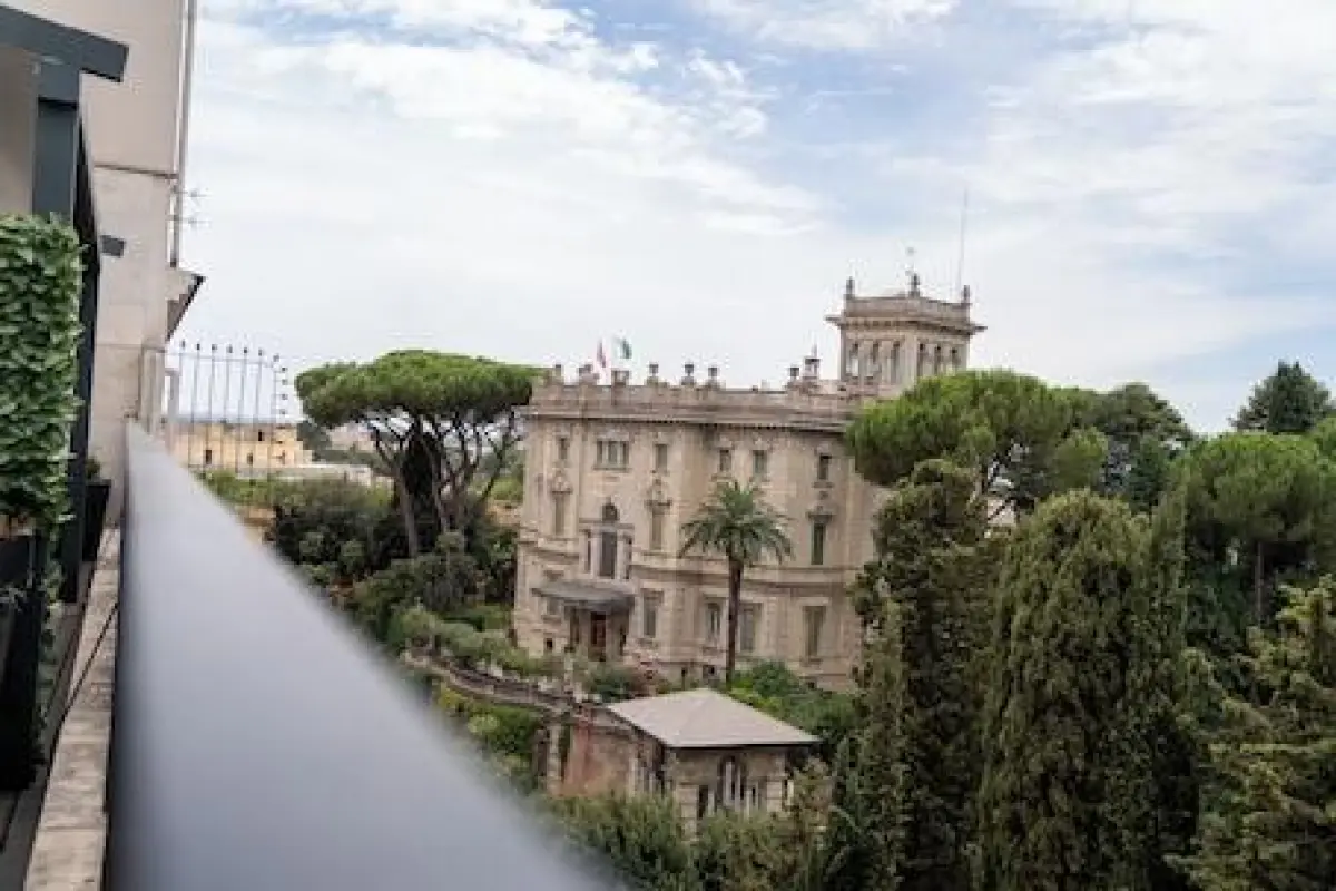  Divina Luxury Hotel – Affordable hotel in Rome