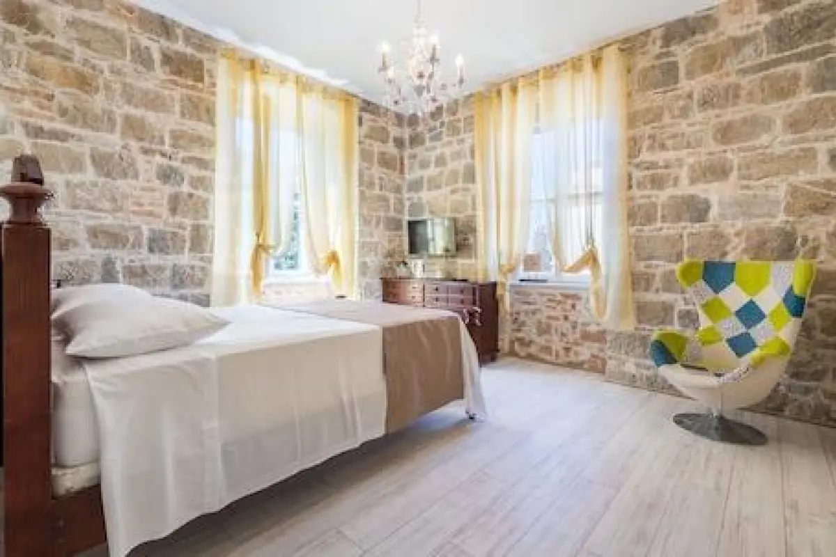 PIETRA ROSSA Luxury Rooms – Affordable hotel in Split