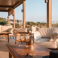 Somewhere Boutique Hotel Vouliagmeni – Affordable hotel in Vari-Voula-Vouliagmeni