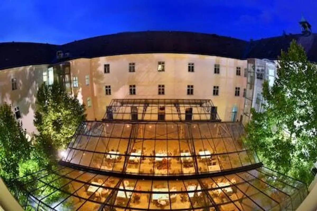 Altes Kloster – Affordable hotel in Hainburg an der Donau