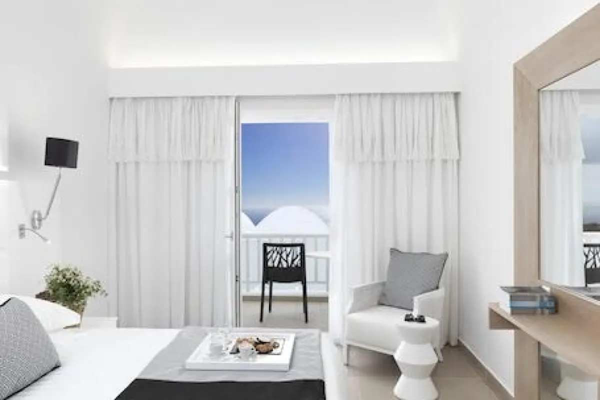 Aressana Spa Hotel and Suites – Affordable hotel in Santorini