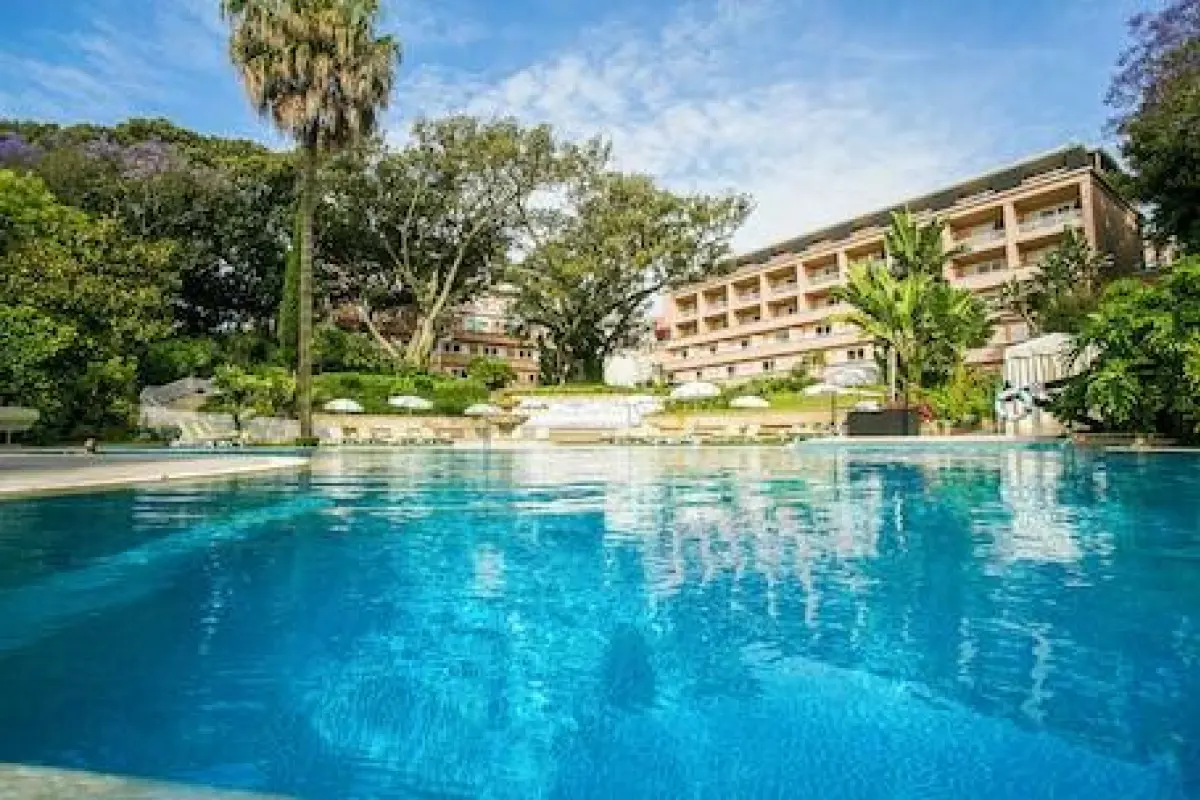 Olissippo Lapa Palace – The Leading Hotels of the World – Affordable hotel in Lisbon
