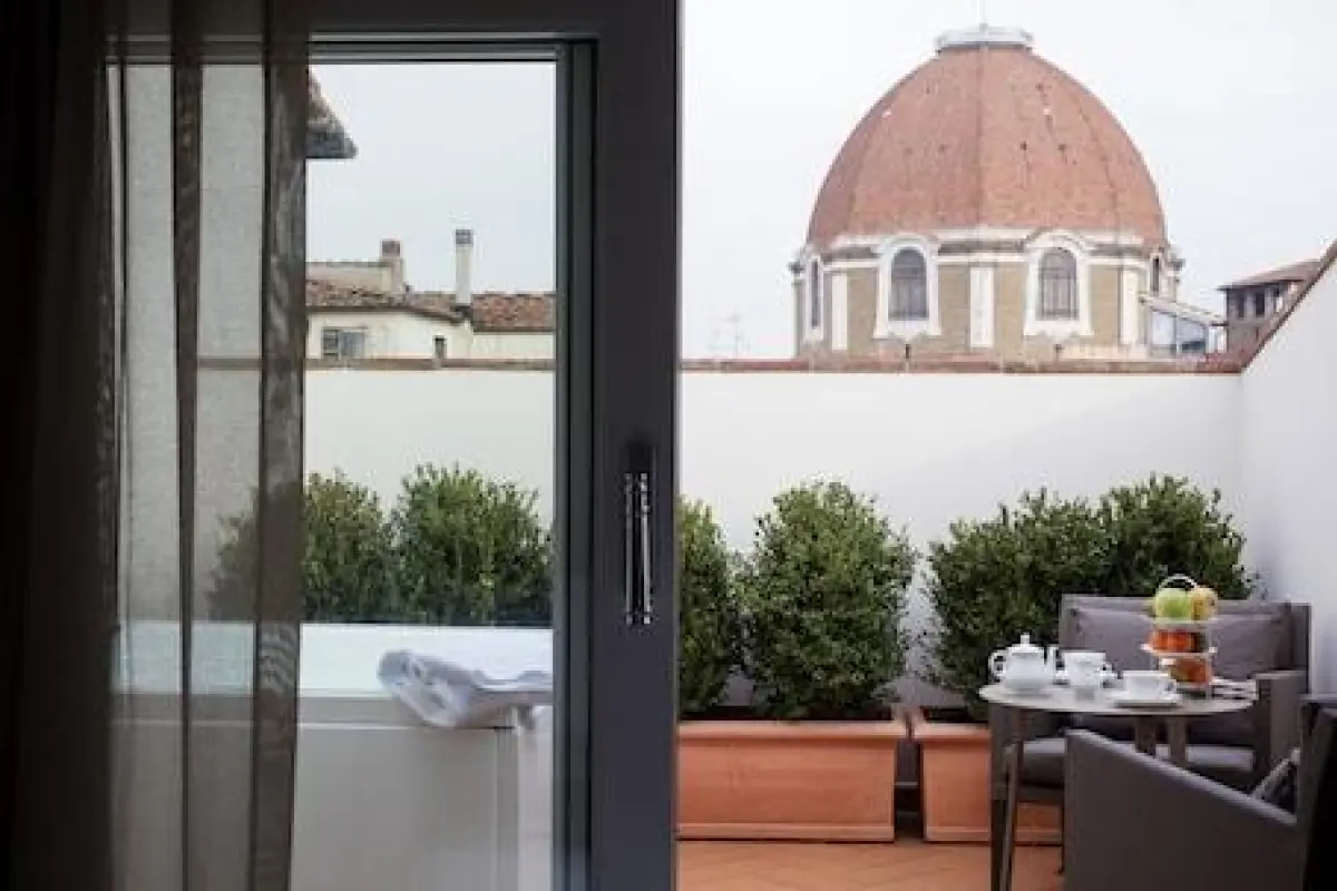 The FRAME Hotel – Affordable hotel in Florence