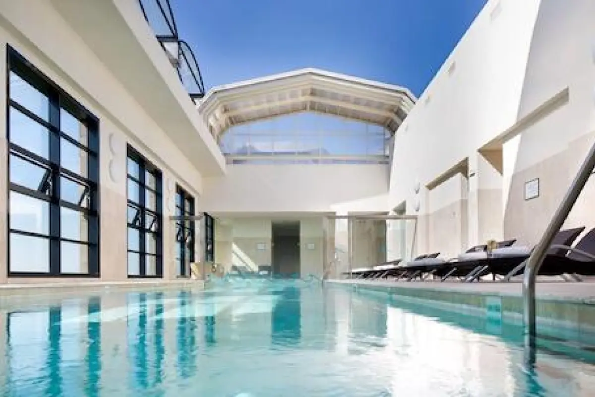 Starhotels Grand Milan – Affordable hotel in Saronno