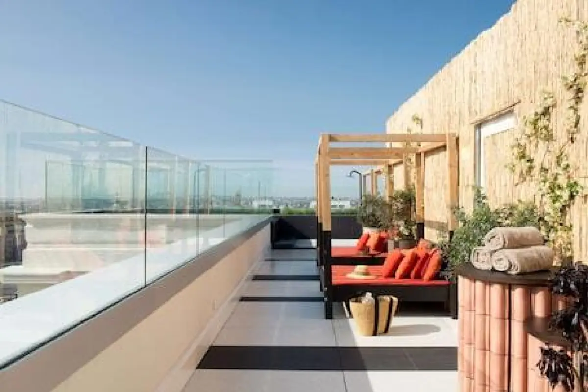 Hotel Montera Madrid, Curio Collection By Hilton – Affordable hotel in Madrid