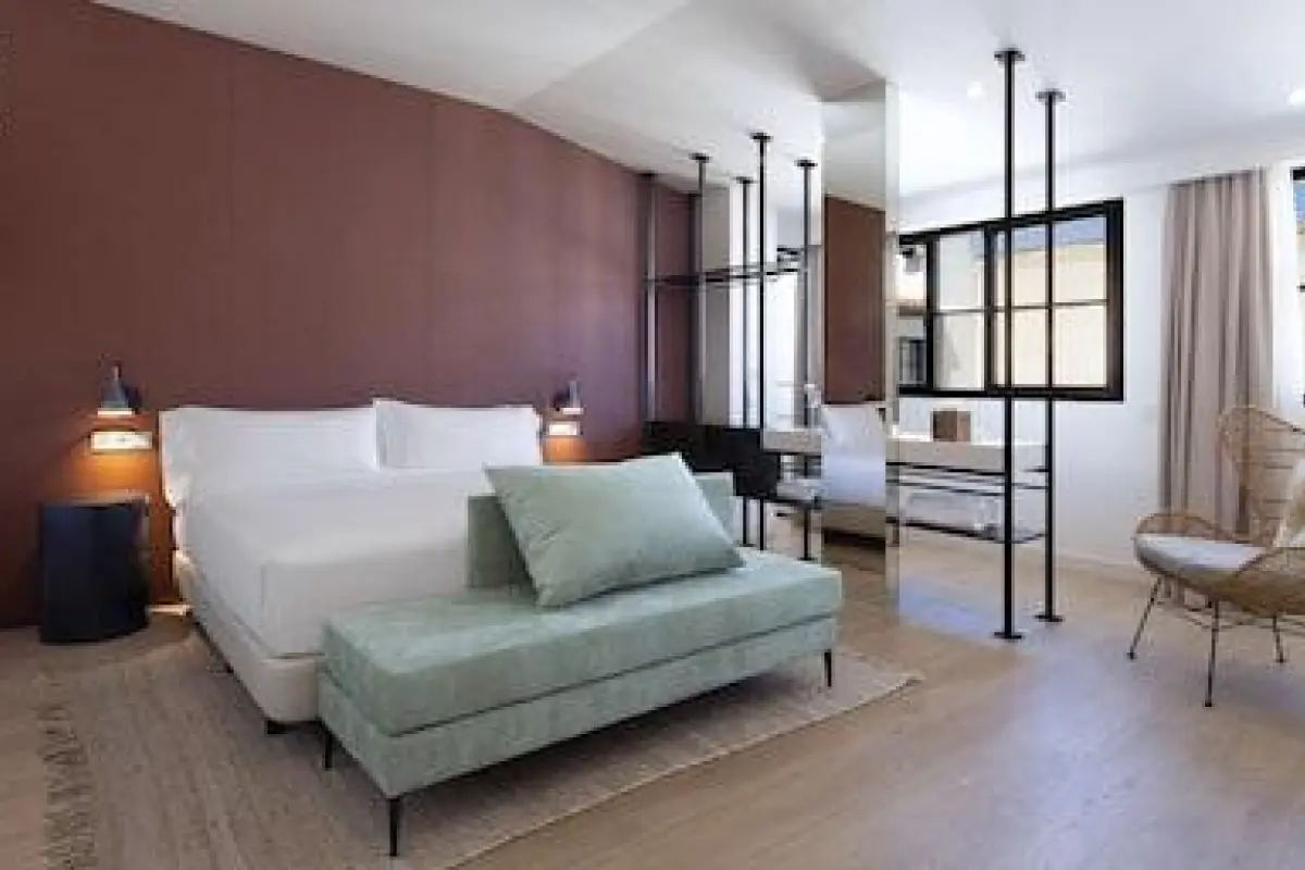 Atocha Hotel Madrid, Tapestry Collection by Hilton – Affordable hotel in Madrid