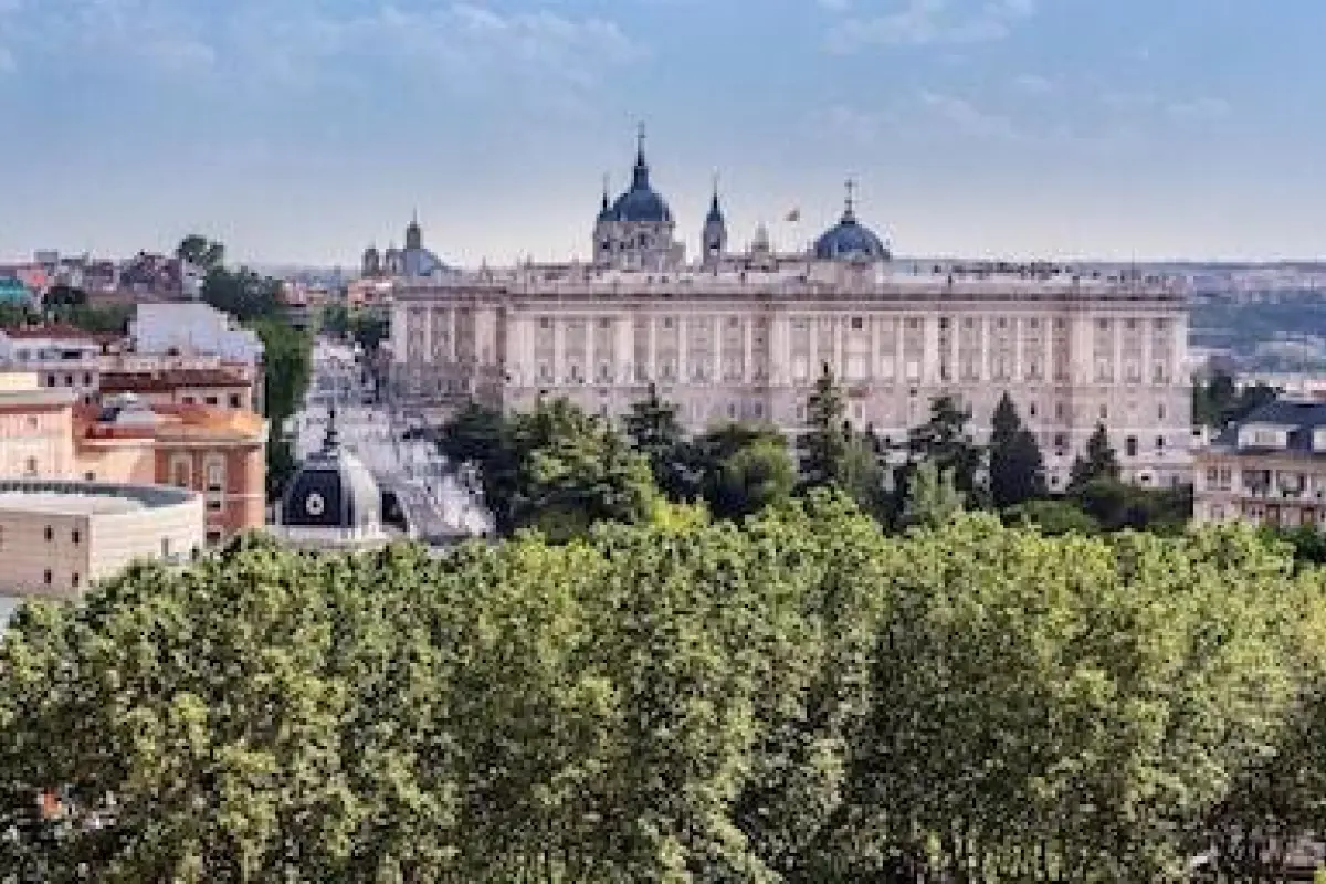 Barceló Torre de Madrid – Affordable hotel in Madrid