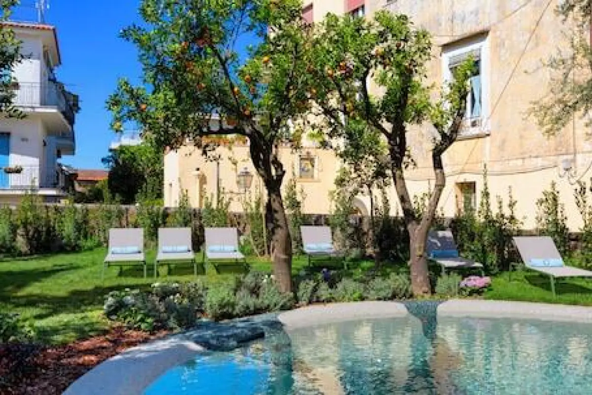 Unconventional Hotel Sorrento – Affordable hotel in Sant'Agnello