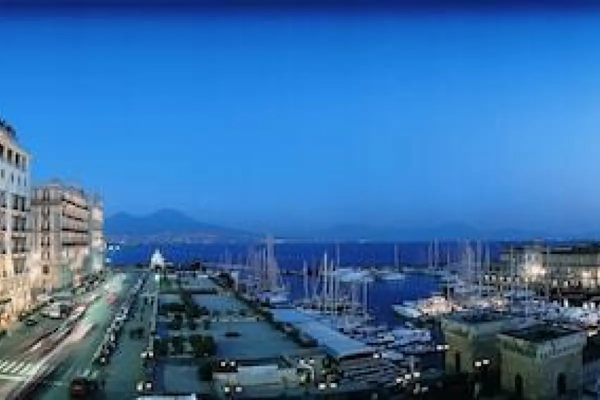 Grand Hotel Vesuvio – Affordable hotel in Naples