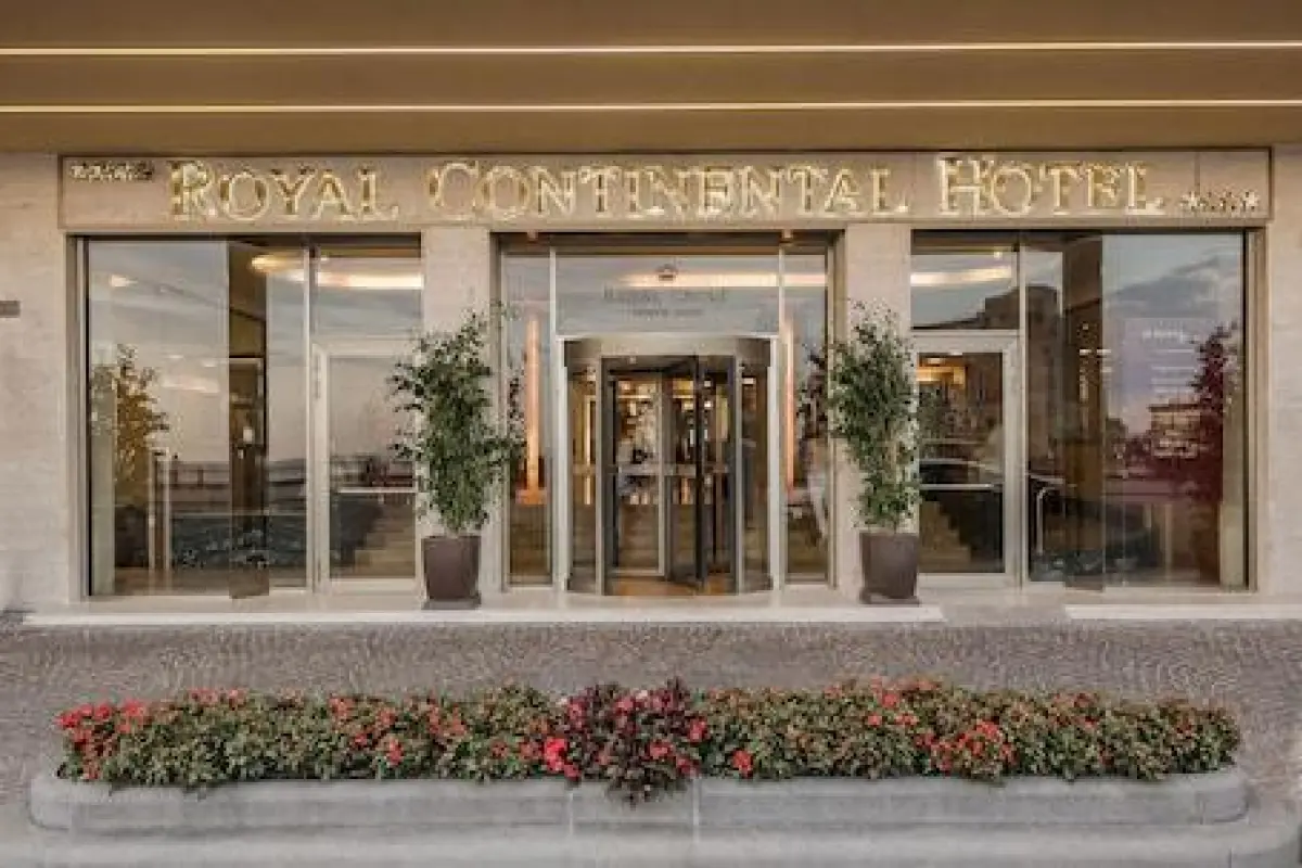 Royal Continental Hotel Naples – Affordable hotel in Naples