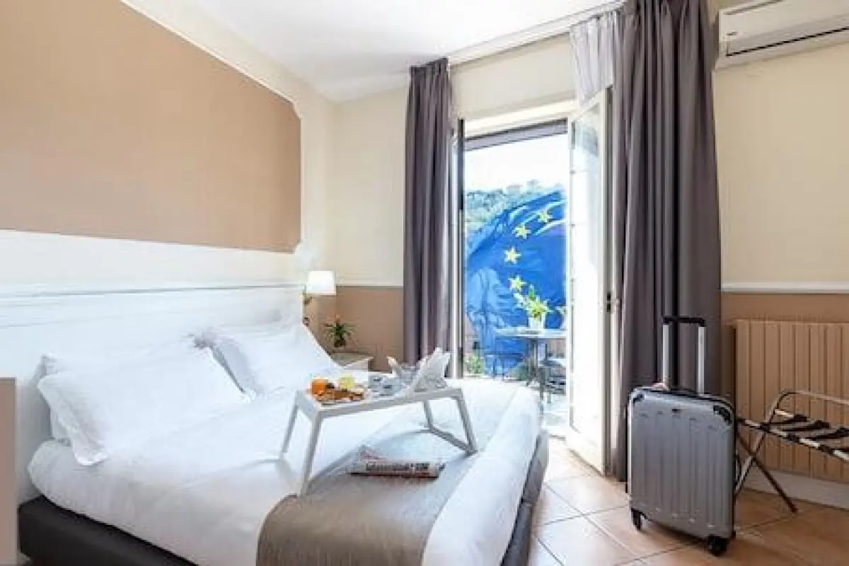 Hotel Leopardi – Affordable hotel in Naples