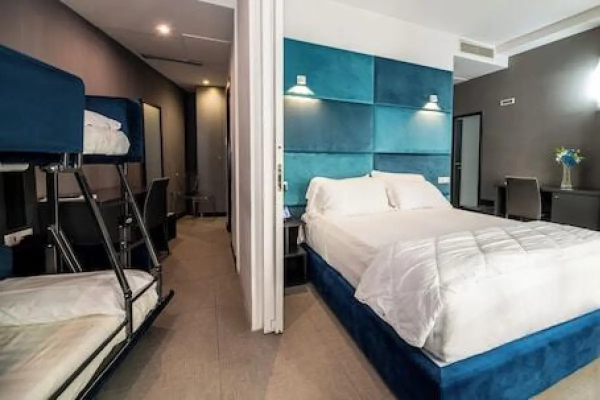Golden Hotel – Affordable hotel in Naples
