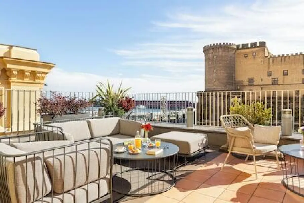 Mercure Napoli Centro Angioino – Affordable hotel in Naples