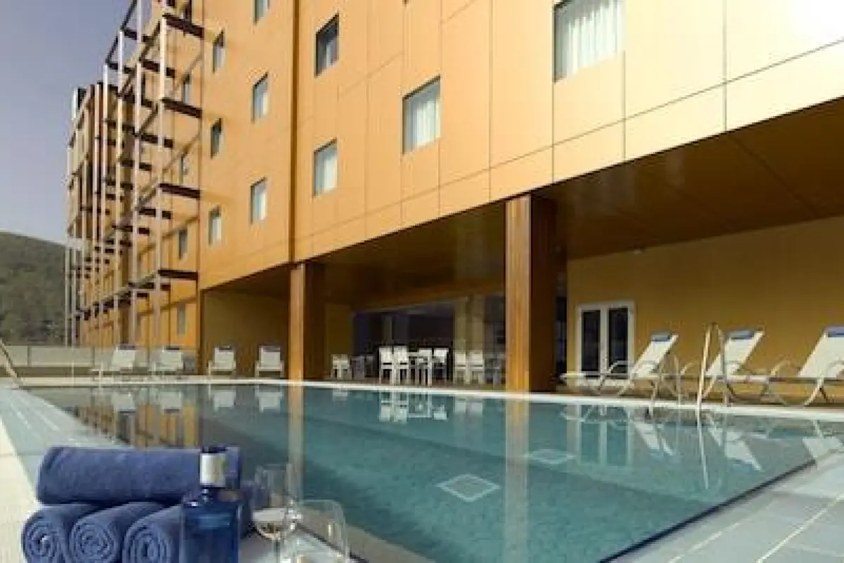 Hotel Macià Real de La Alhambra – Affordable hotel in Granada