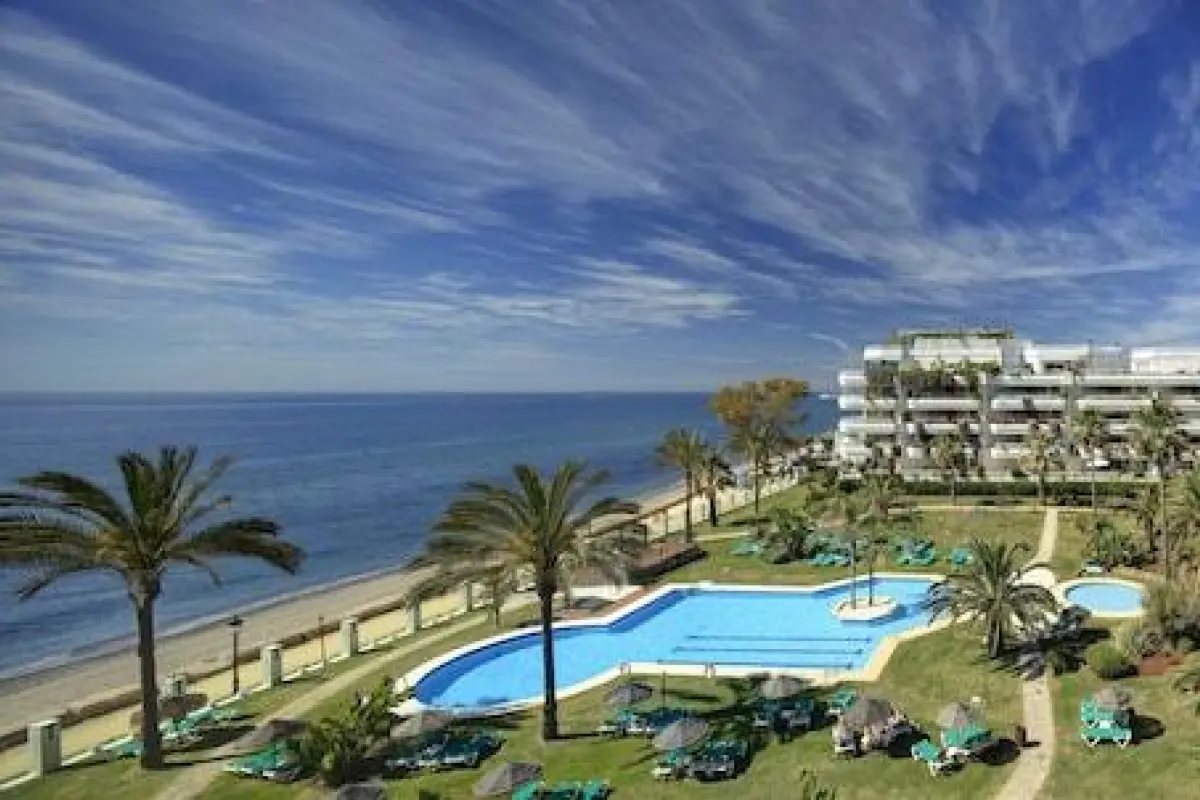 Coral Beach Aparthotel – Affordable hotel in Marbella