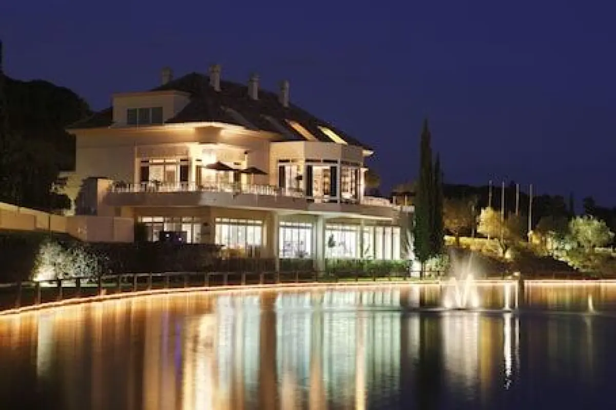 Elviria Hills Living – Affordable hotel in Marbella