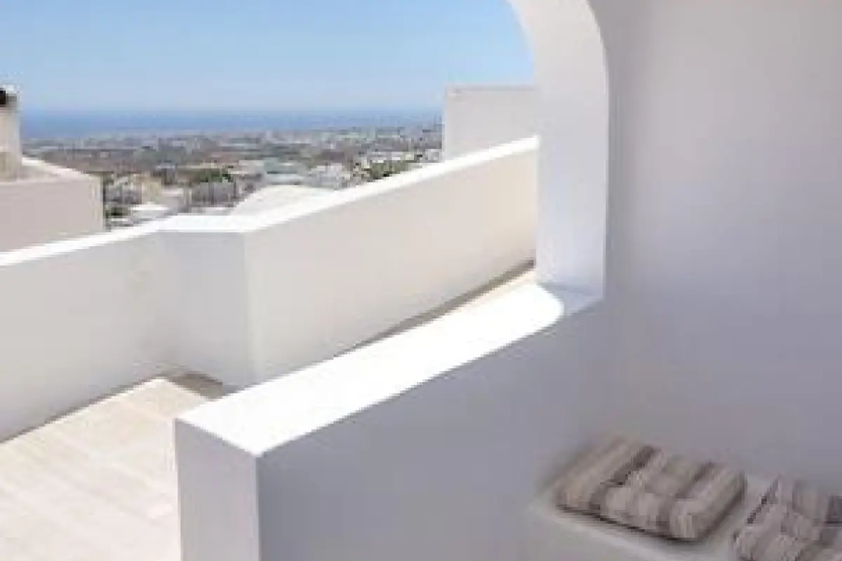 Andreas Hospitality – Affordable hotel in Santorini