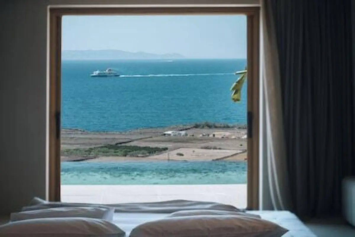 Andronis Arcadia Hotel – Affordable hotel in Santorini