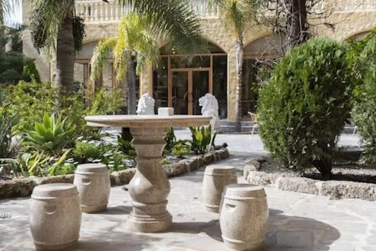 Hotel Plaza del Castillo – Affordable hotel in Málaga