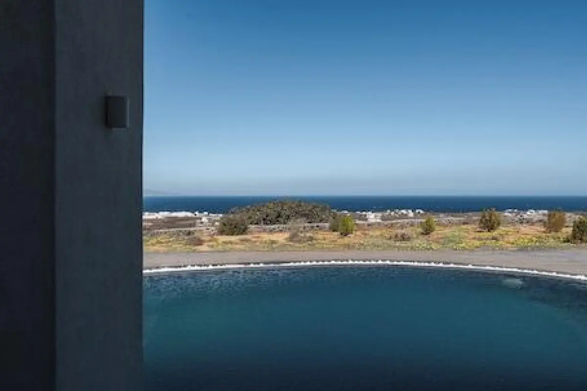  Danae Suites Santorini – Affordable hotel in Santorini