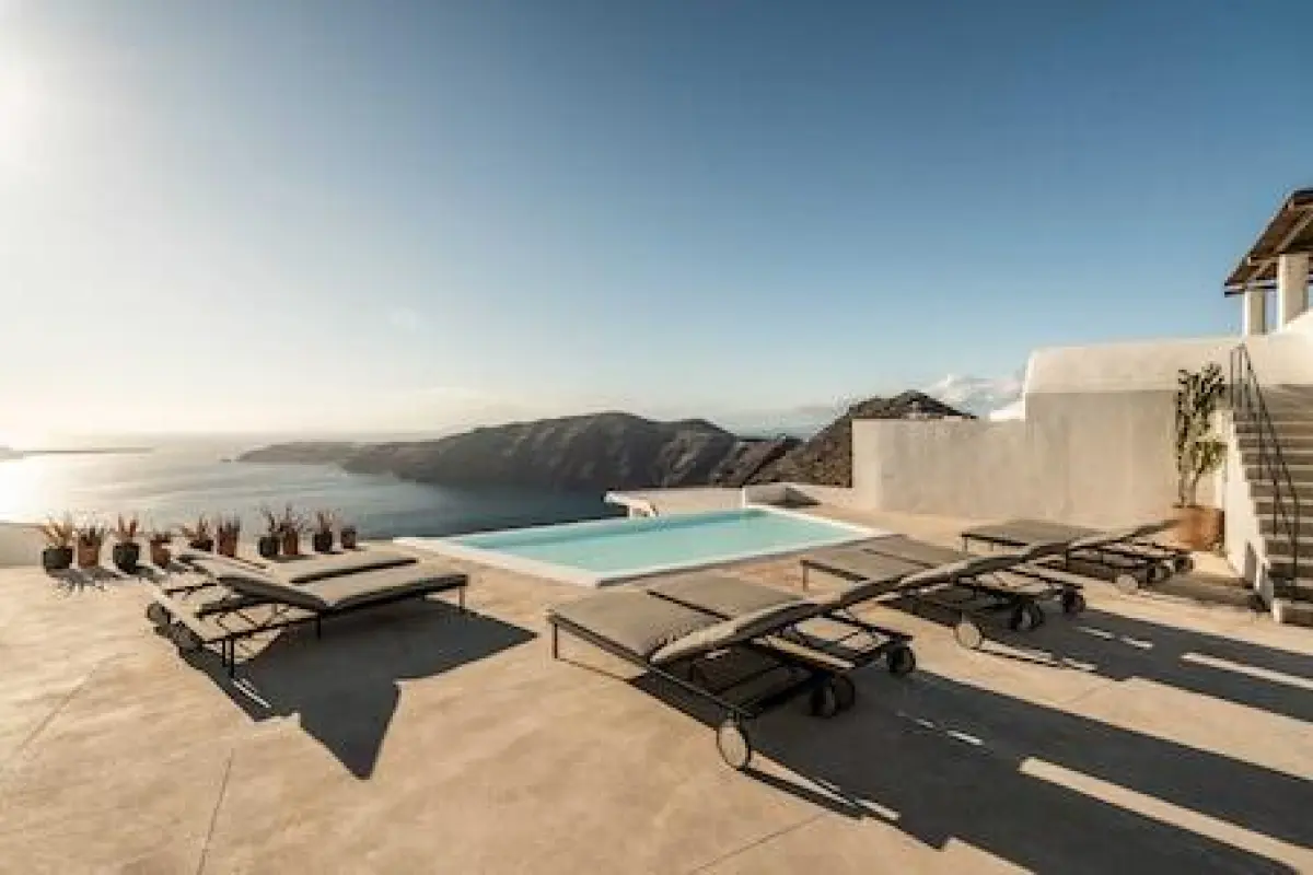 Rocabella Santorini Hotel & SPA  – Affordable hotel in Santorini