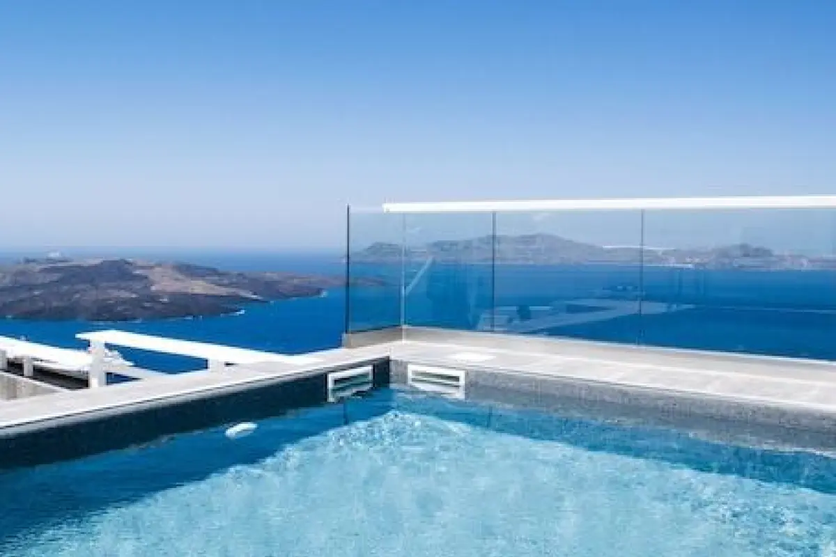 Thireas Hotel – Affordable hotel in Santorini