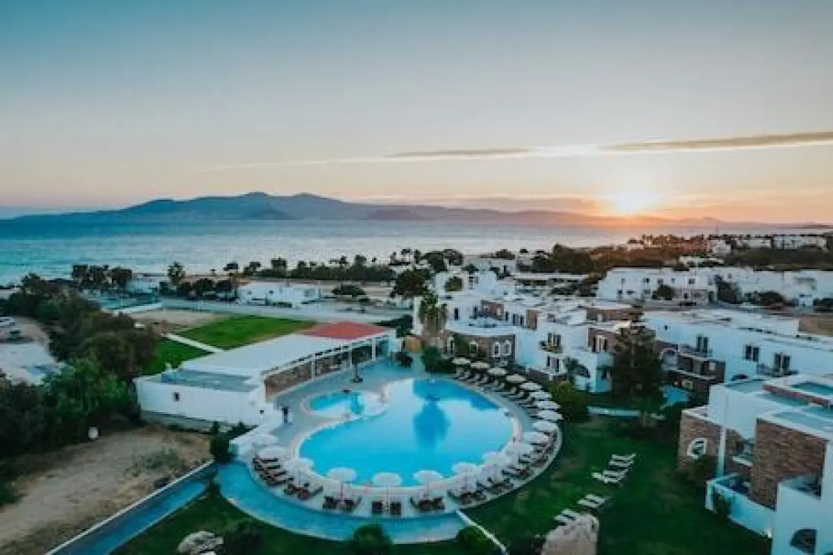 Aegean Palace – Affordable hotel in Naxos